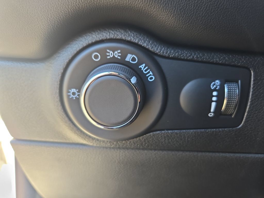 Used 2024 Dodge Durango GT AWD/4WD image 40