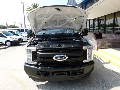 Used 2019 Ford F250 XL w/ Power Equipment Group RWD image 8