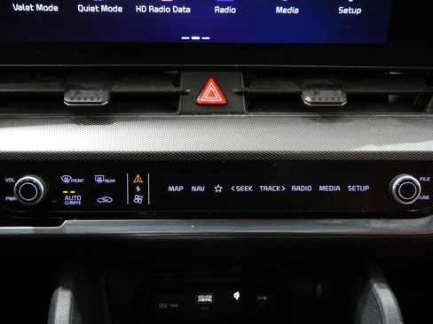 Used 2023 Kia Sportage SX image 19