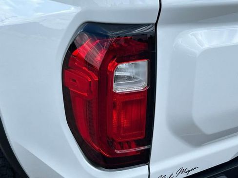 New 2026 GMC Canyon Elevation image 10