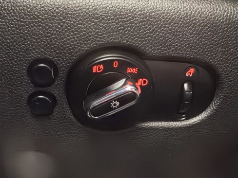 Used 2015 MINI Cooper 4-Door Hardtop FWD image 30