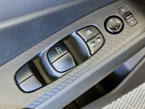 Used 2024 Nissan Altima 2.5 SV image 19