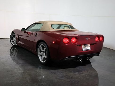 Used 2006 Chevrolet Corvette Convertible w/ Preferred Equipment Group RWD image 2