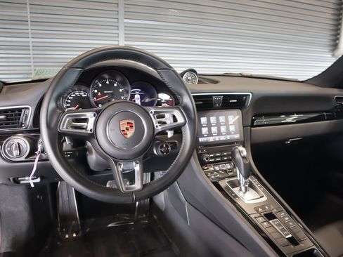 Used 2018 Porsche 911 Carrera T RWD image 12