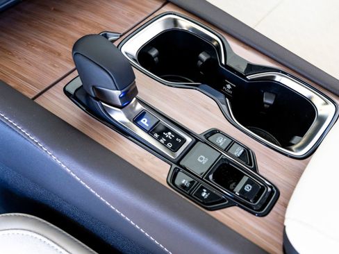 Used 2026 Lexus RX 450h AWD w/ Convenience Package image 18