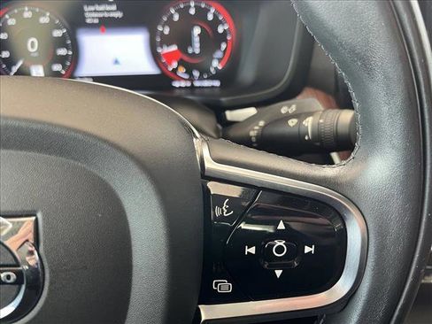 Used 2021 Volvo S60 T5 Momentum w/ Premium Package image 18