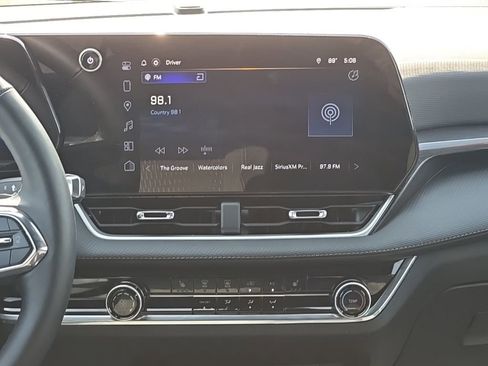 Used 2025 Chevrolet Equinox LT FWD image 28