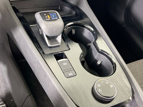 Used 2021 Nissan Rogue SV image 16