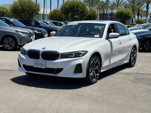 Used 2025 BMW 330i Sedan w/ Convenience Package RWD image 2