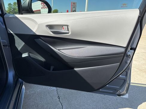 Used 2020 Toyota Corolla LE FWD image 21
