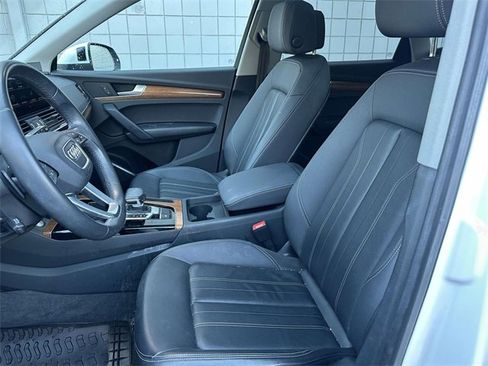 Used 2023 Audi Q5 2.0T Premium w/ Convenience Package image 22