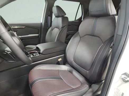 Certified 2025 Honda Pilot Black Edition image 20