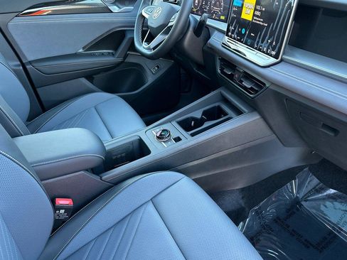 New 2026 Volkswagen Tiguan SE image 15