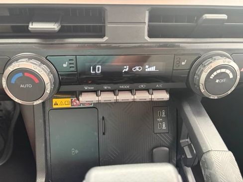 Used 2025 Toyota 4Runner 4WD image 25