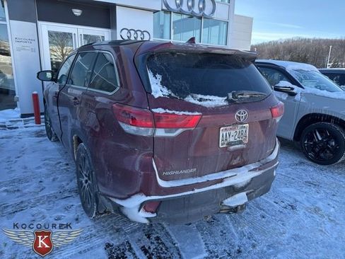 Used 2017 Toyota Highlander SE image 9