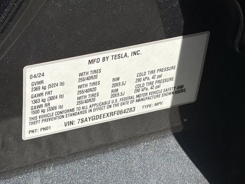 Used 2024 Tesla Model Y Long Range AWD/4WD image 13