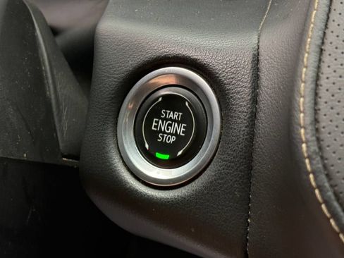 Used 2023 GMC Yukon SLT AWD/4WD image 34