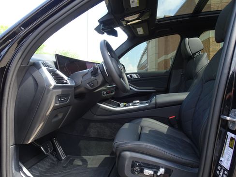 Used 2024 BMW X5 xDrive40i w/ M Sport Package AWD/4WD image 8