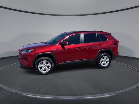 Certified 2021 Toyota RAV4 XLE w/ XLE Grade Weather Package AWD/4WD image 7