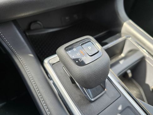 Used 2025 Nissan Pathfinder SV AWD/4WD image 28