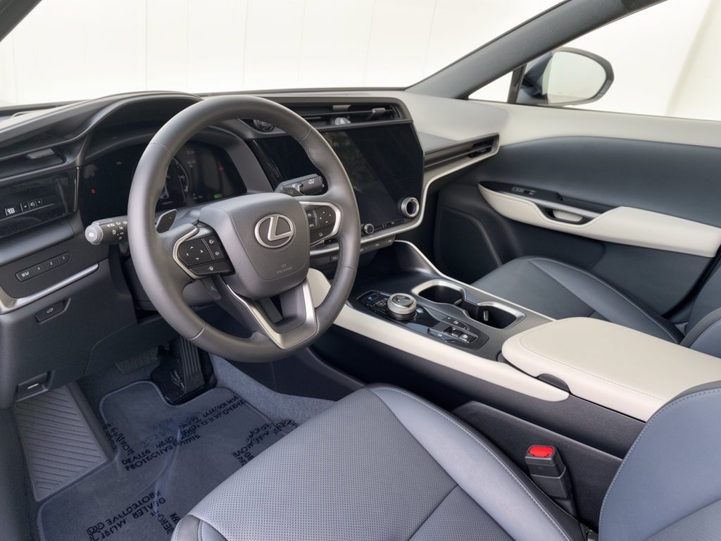 Certified 2023 Lexus RZ 450e Premium w/ Technology Package AWD/4WD image 4