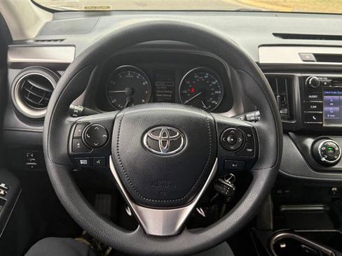 Used 2017 Toyota RAV4 LE image 32