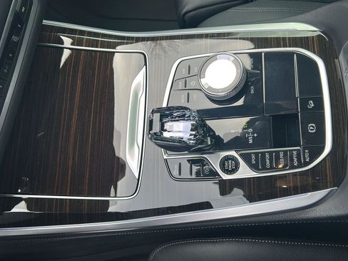 Used 2019 BMW X5 xDrive40i w/ M Sport Package image 18