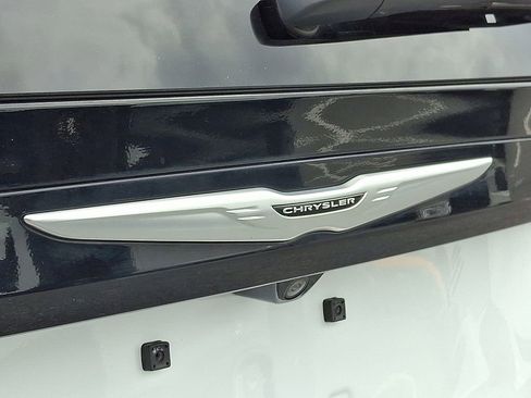 Used 2022 Chrysler Voyager LX image 31