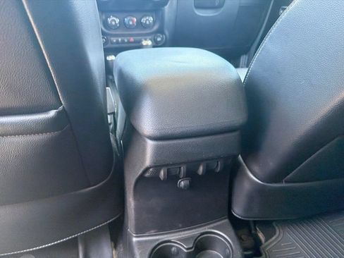 Used 2014 Jeep Wrangler Unlimited Sahara AWD/4WD image 12