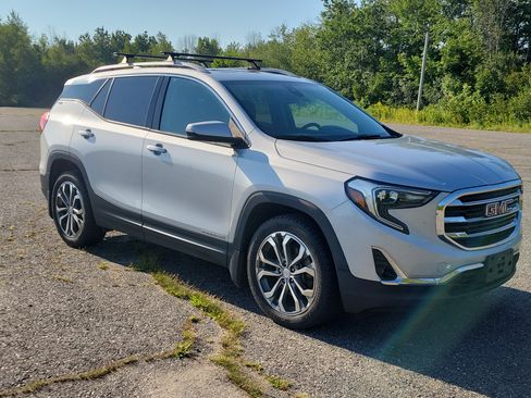 Used 2020 GMC Terrain SLT w/ Preferred Package AWD/4WD image 3