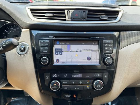 Used 2016 Nissan Rogue SL w/ SL Premium Package image 38