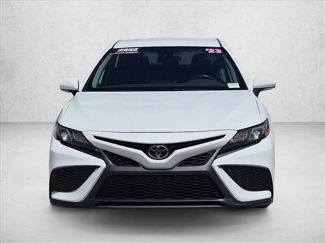 Used 2023 Toyota Camry SE FWD image 2