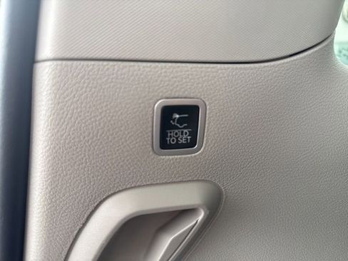 Used 2023 Jeep Wagoneer Series III w/ Premium Group I image 20