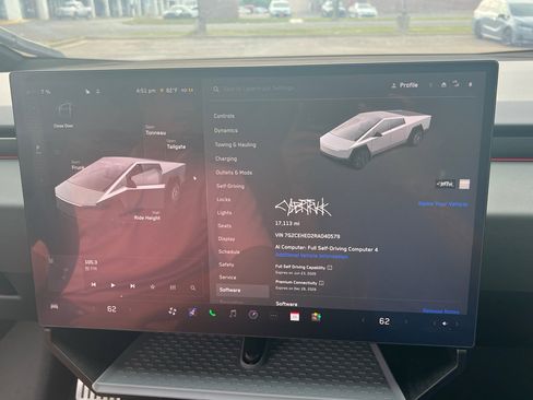 Used 2024 Tesla Cybertruck AWD Crew Cab image 20