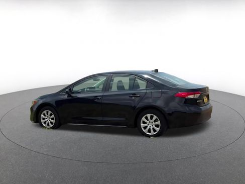 Used 2025 Toyota Corolla LE FWD image 9