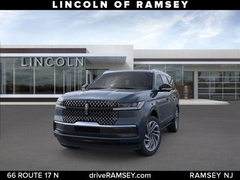 New 2025 Lincoln Navigator Reserve AWD/4WD image 2