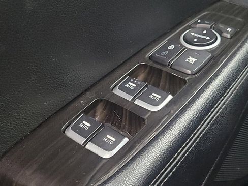 Used 2019 Kia Sorento LX image 27