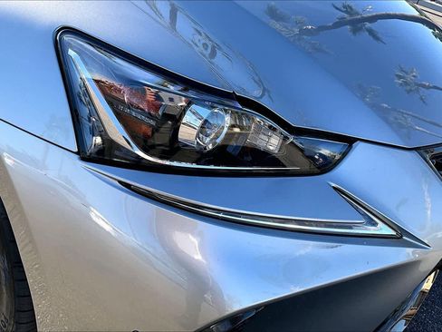 Used 2018 Lexus IS 300 image 26