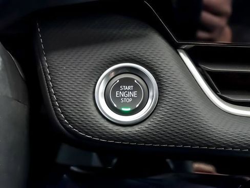 Used 2025 Chevrolet Equinox LT image 16