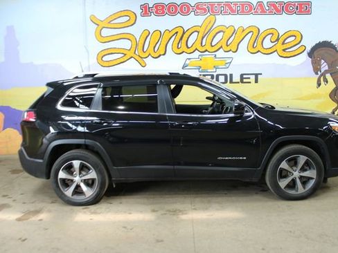 Used 2019 Jeep Cherokee Limited w/ Luxury Group AWD/4WD image 1