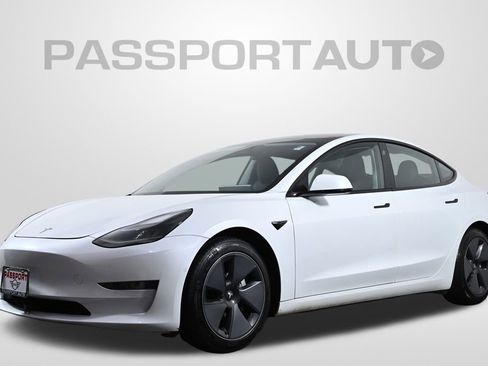 Used 2021 Tesla Model 3 Standard Range Plus image 1