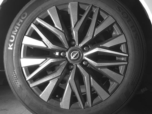 Used 2025 Nissan Altima 2.5 SV FWD image 15