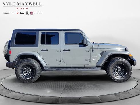 Used 2021 Jeep Wrangler Unlimited Sahara image 16