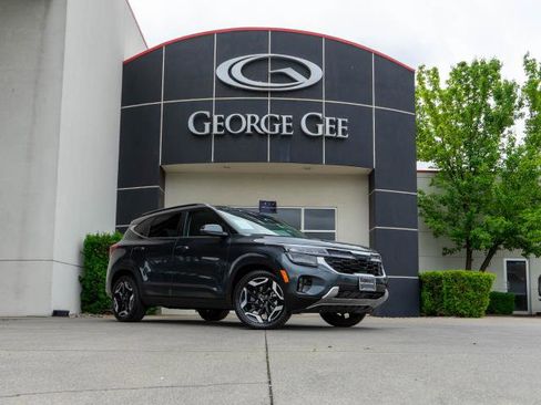 Certified 2025 Kia Seltos SX w/ SX Sunroof Package AWD/4WD image 1