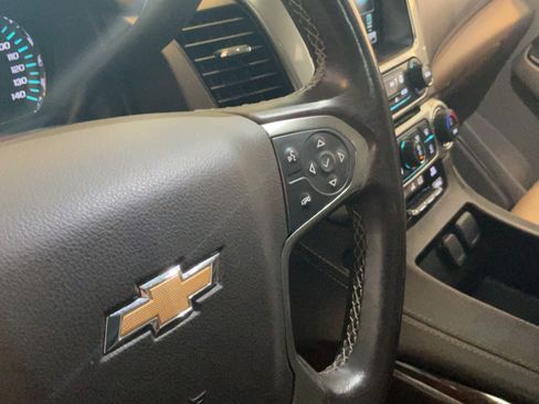 Used 2019 Chevrolet Suburban LT RWD image 20