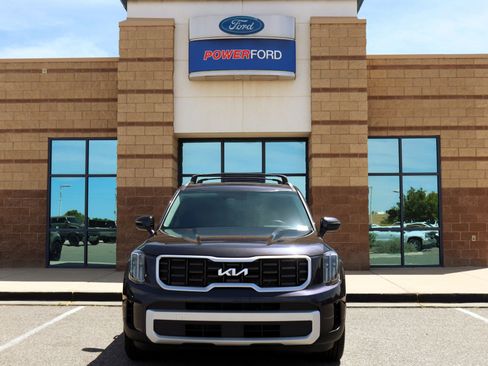 Used 2025 Kia Telluride S AWD/4WD image 3
