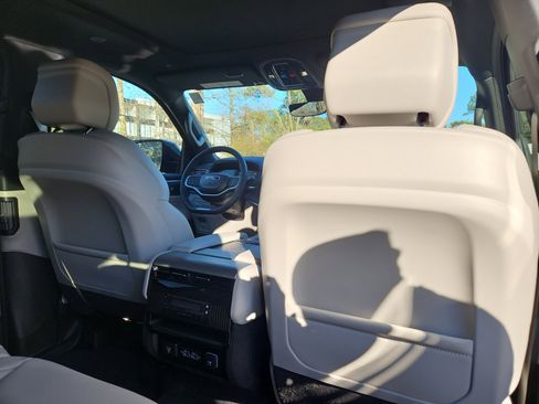 New 2025 Jeep Wagoneer 4WD image 18