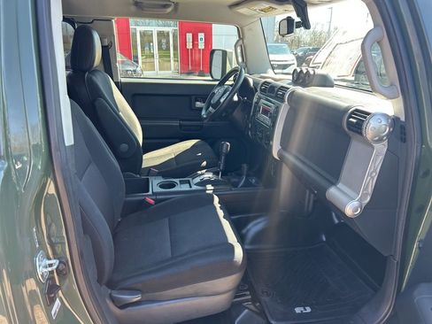 Used 2013 Toyota FJ Cruiser 4WD w/ Convenience Pkg image 13