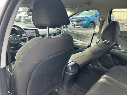 Used 2022 Hyundai Elantra SEL image 32