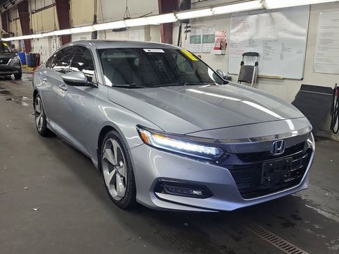 Used 2020 Honda Accord Touring image 4